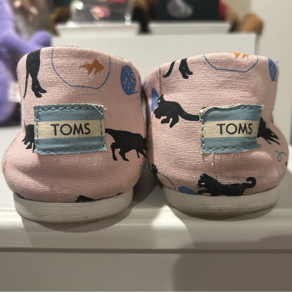 Toms Strawberry Cream Kitties Canvas Size 9 - Picture 7 of 7